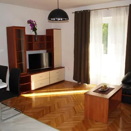 Yakov Free Public Parking And Balcony * Zadar